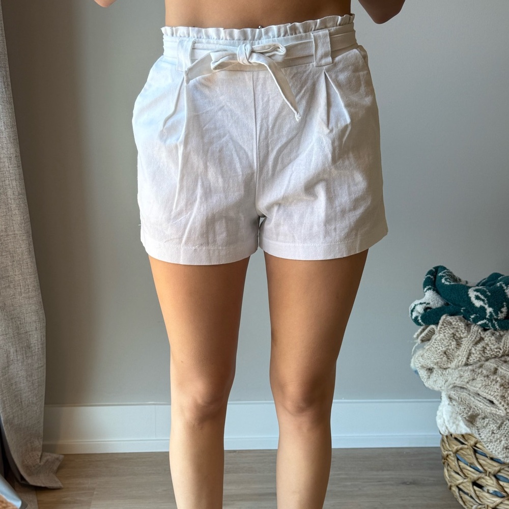 Women's White Linen Shorts